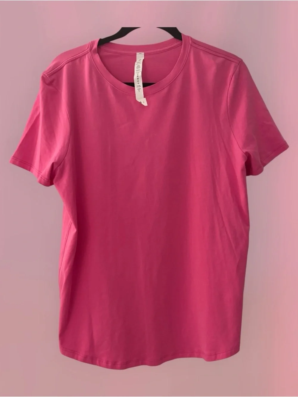Lululemon pink T-shirt - Picture 1 of 2
